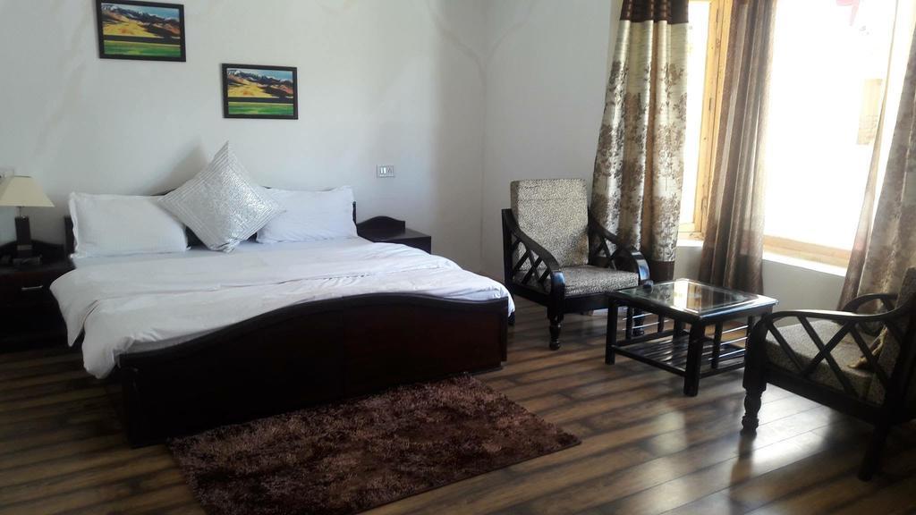 Hotel Mandalchan Лех Екстериор снимка